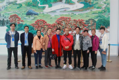 回溯馆史&middot;共话发展——区图书馆组织退休老同志参观新馆610.png