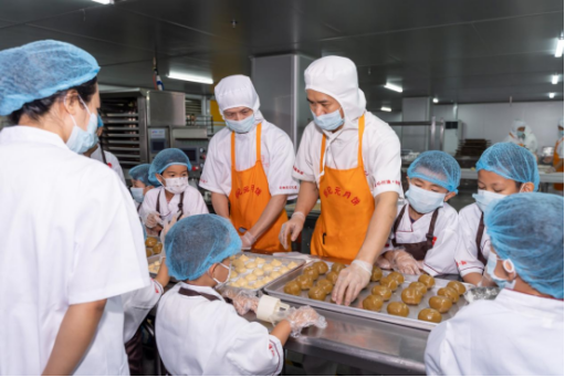 学做广式月饼，品尝非遗美食2.png